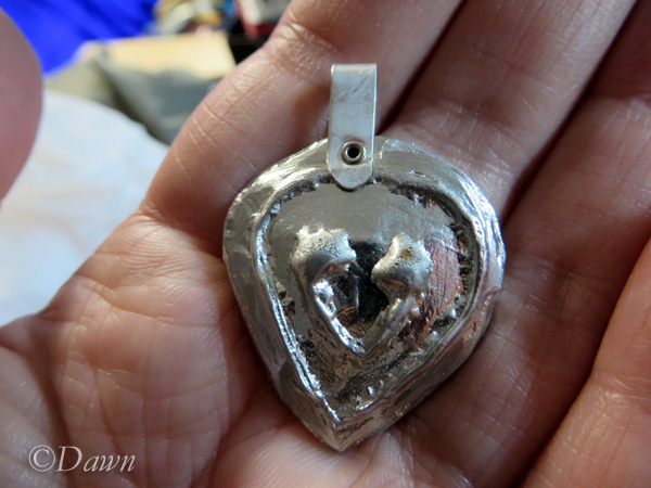 Heart-shaped pendant, with bail